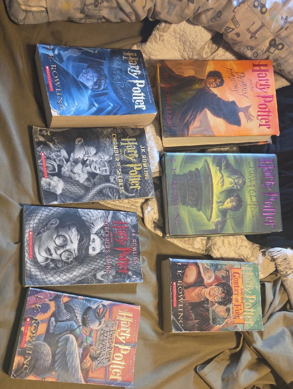 Harry Potter Book Set - Assorted Colored Covers